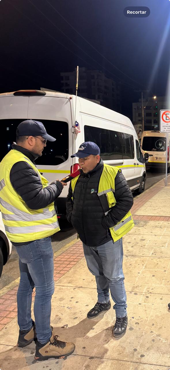 Interior de vehículo y control de tablero