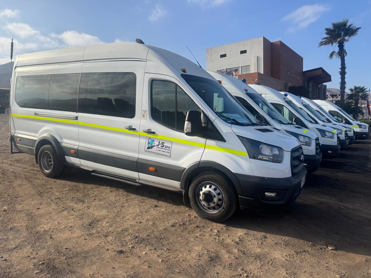 Detalle frontal de vehículo